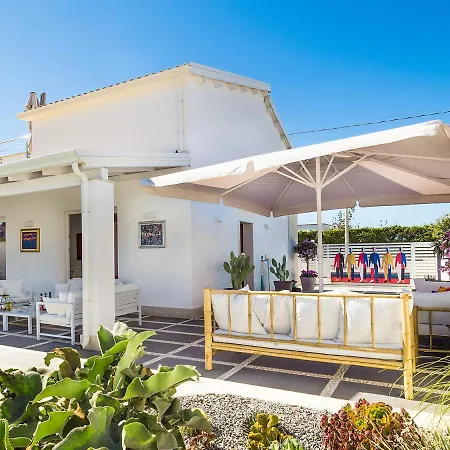Vila Sleeps 4 Pool Air Con Wifi Granelli